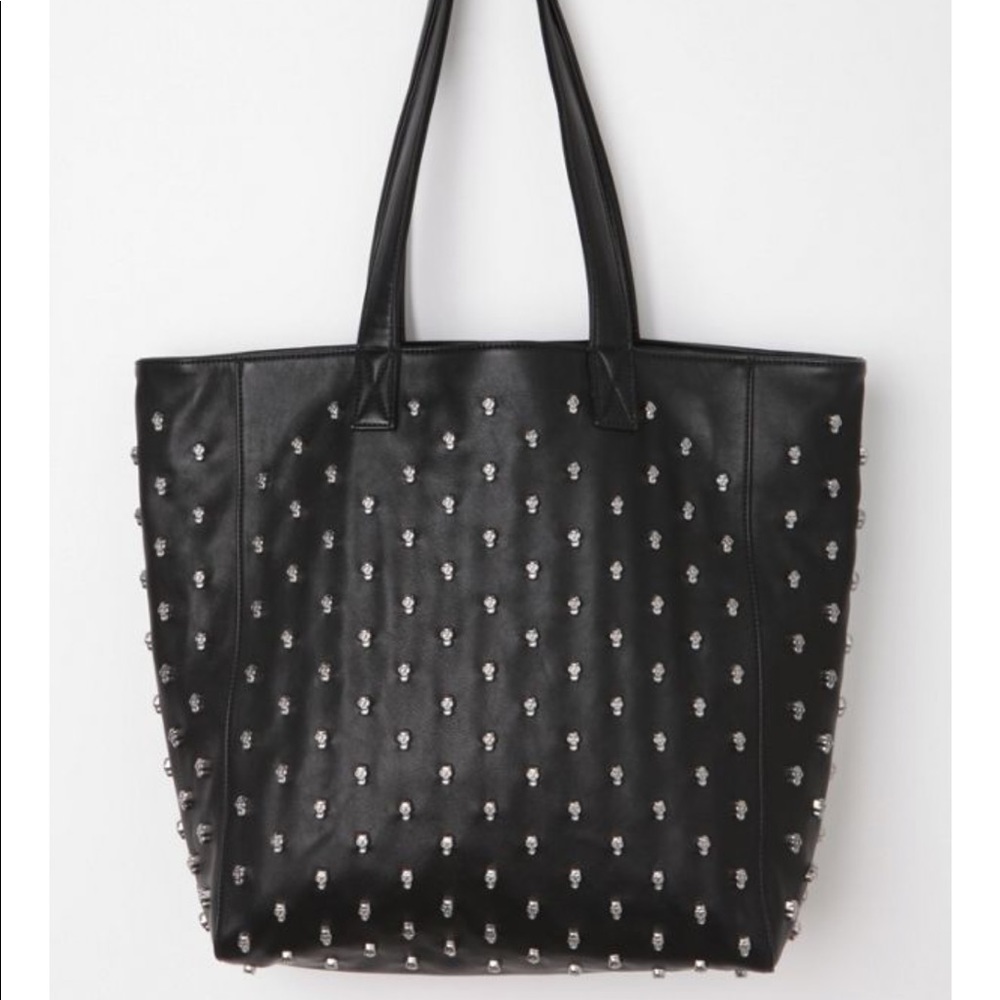 • DISO • Deena & Ozzy Skull-Stud Shopper Tote Bag